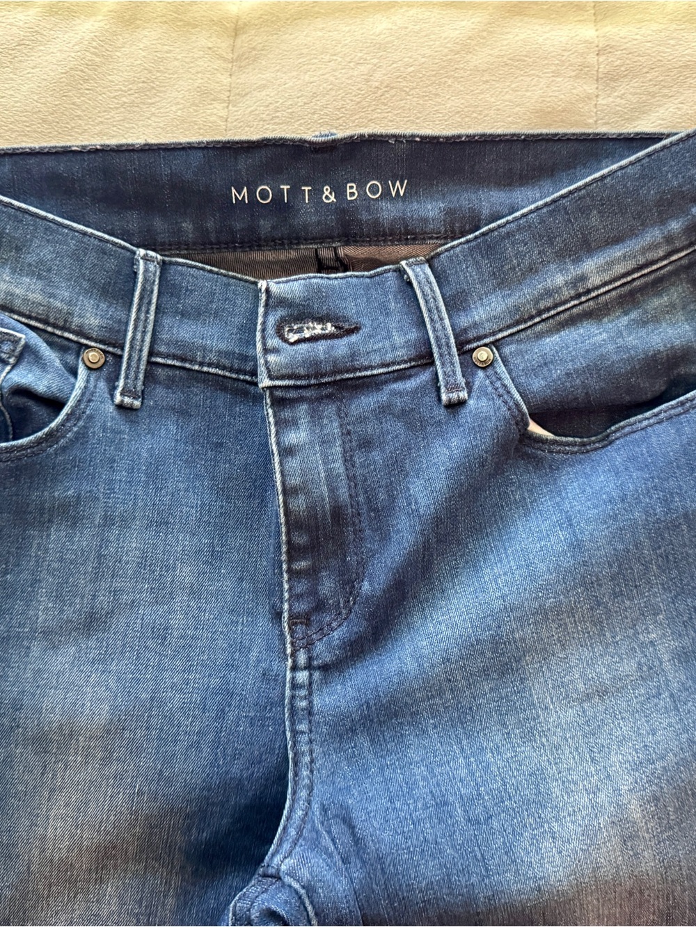 Mott & Bow Mid-Rise Skinny Jeans